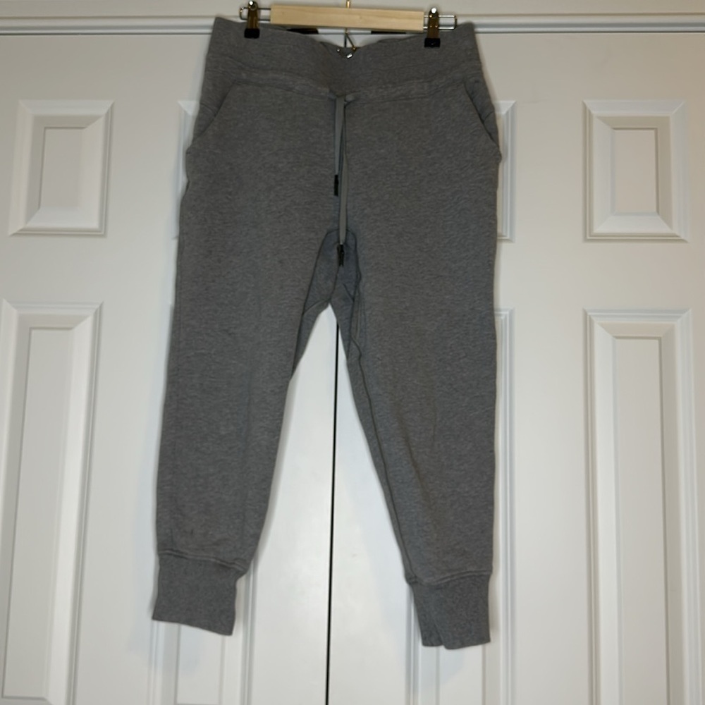 Lululemon Press Pause Jogger Heathered Core Medium Grey